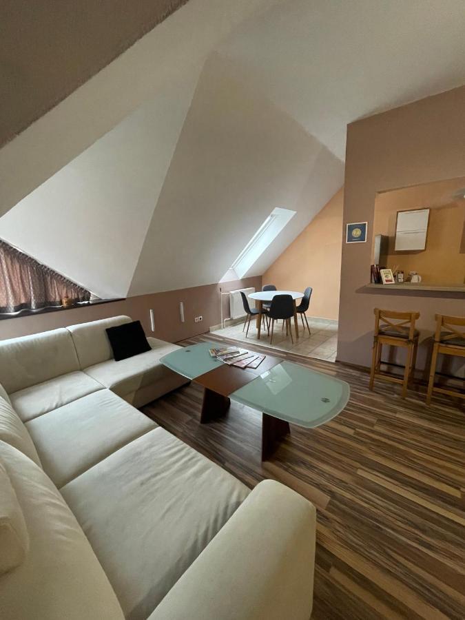 Palank Apartman Mosonmagyaróvár Zewnętrze zdjęcie